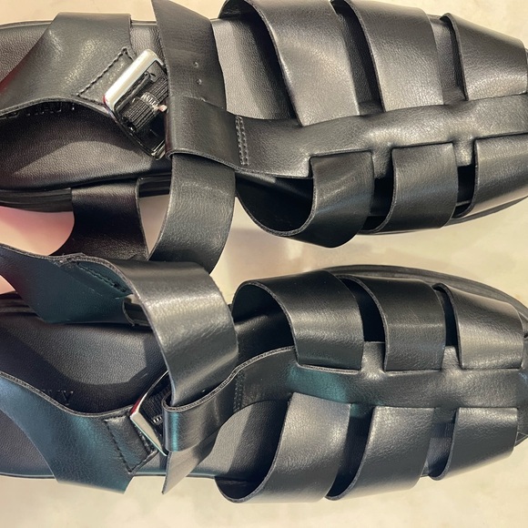 Old Navy Sandals - Picture 1 of 4